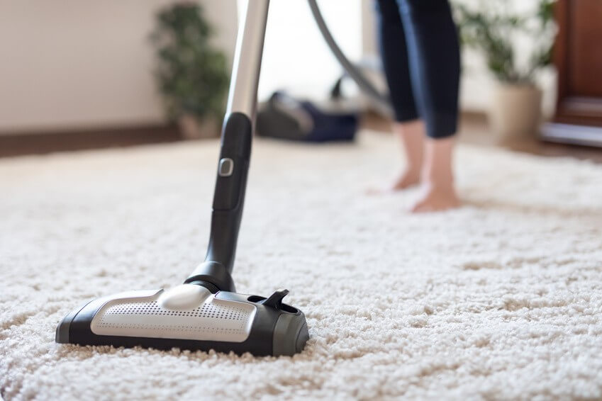 Comment absorber de l'eau sur une moquette : Comment bien nettoyer une moquette