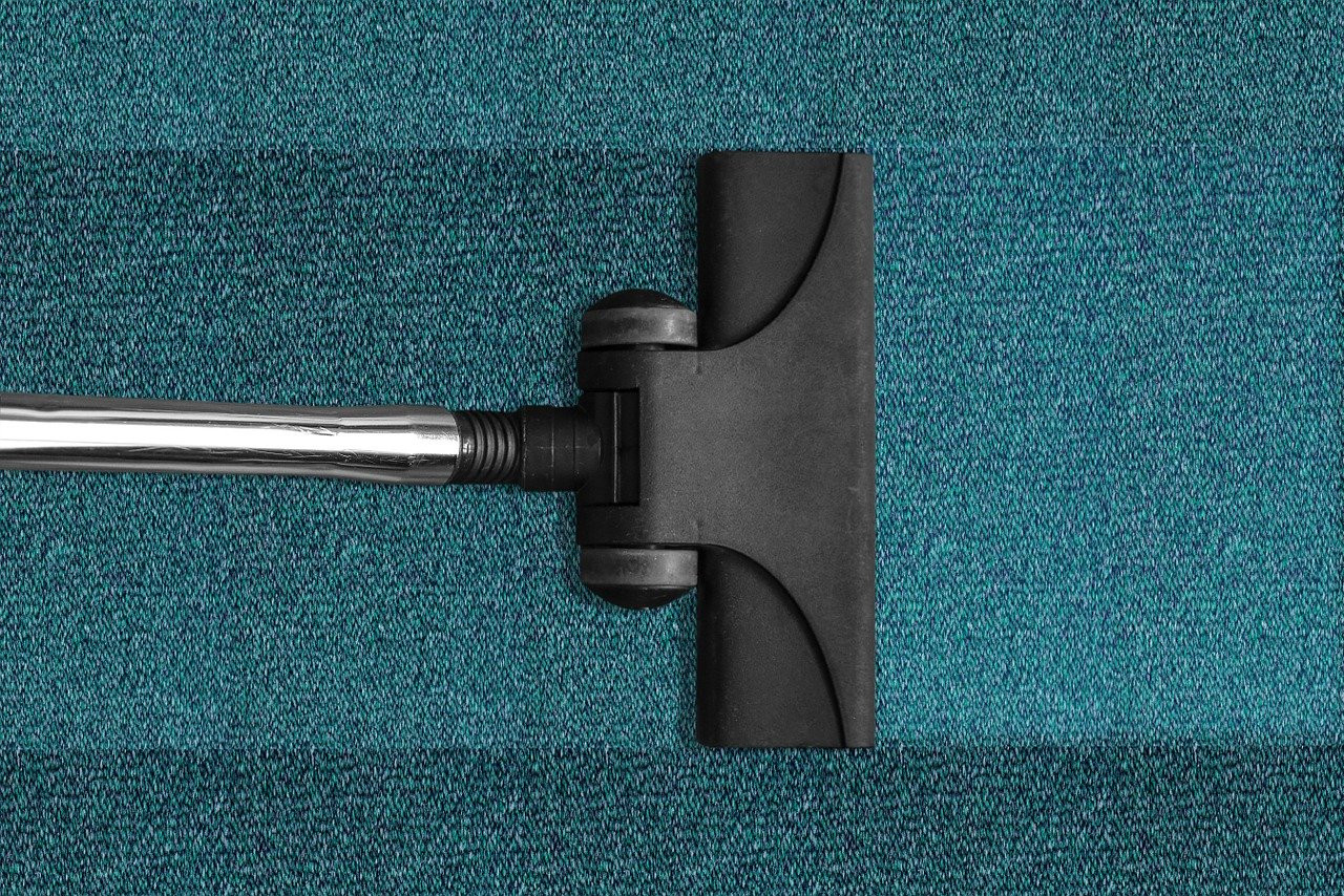 Aspirateur balai ou traineau : comment bien choisir ?