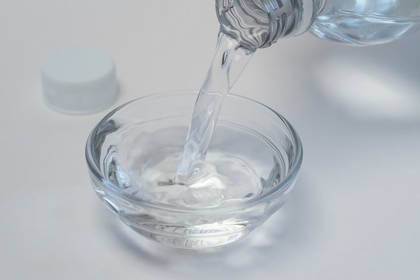 Le vinaigre blanc, votre meilleur allié pour une maison propre